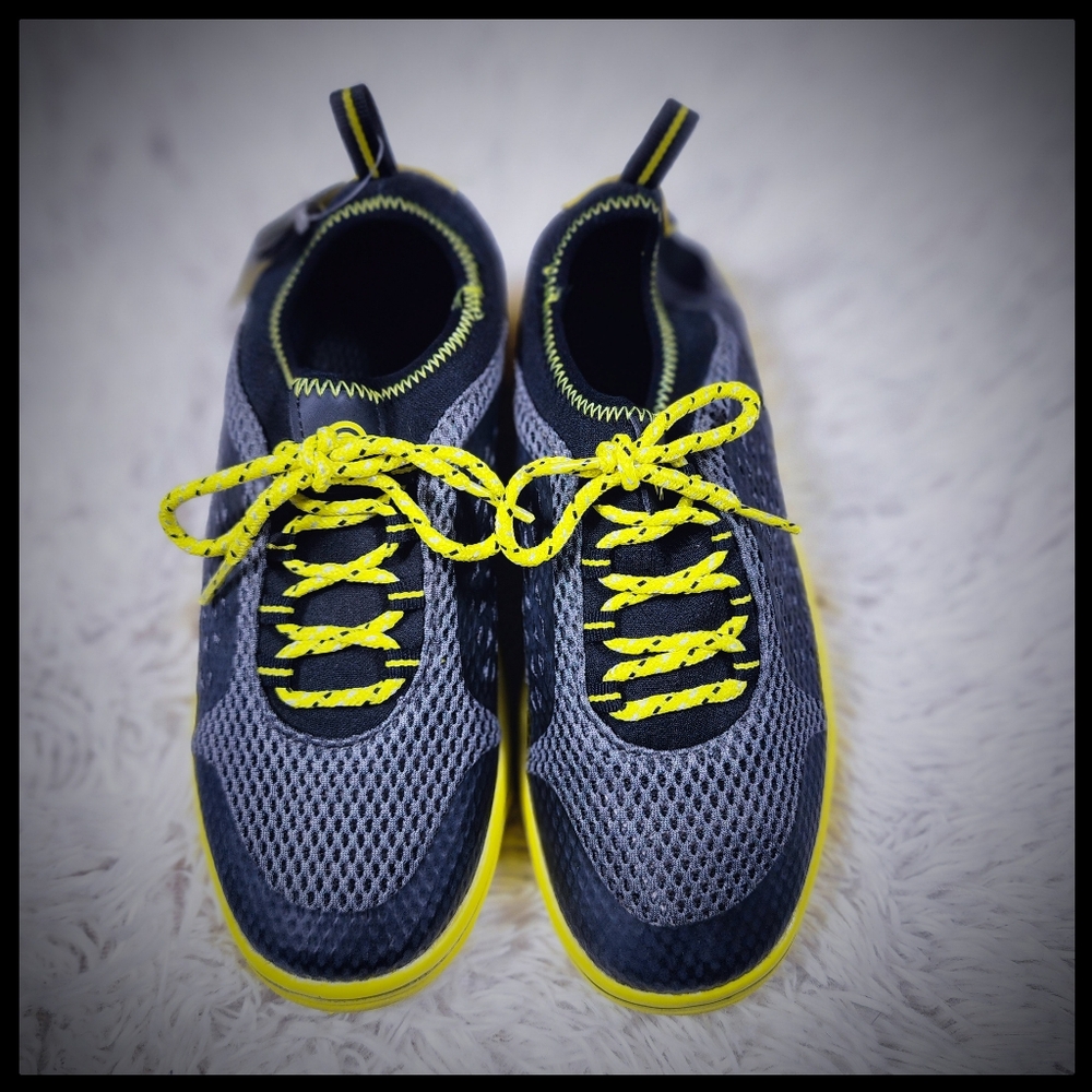 Boy's C9 Champion Mesh Water Shoes Size 5